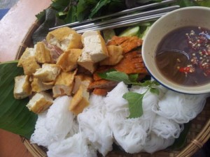 Ha Noi dishes, Ha Noi food, regional specialties, vietnam discovery, vietnamese cuisine, Vietnamese dishes, vietnamese food, Vietnamese noodles, vietnamese recipes, vietnamese regional specialties, bun dau mam tom, fried tofu, shrimp sauce, how to cook