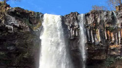 Phu Cuong Waterfall – The ribbon crossing the sky in Gia Lai