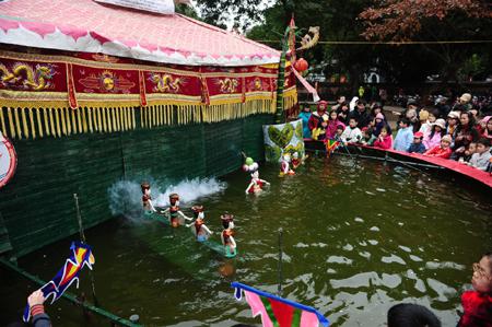 Dao Thuc Water Puppet Village in Ha Noi