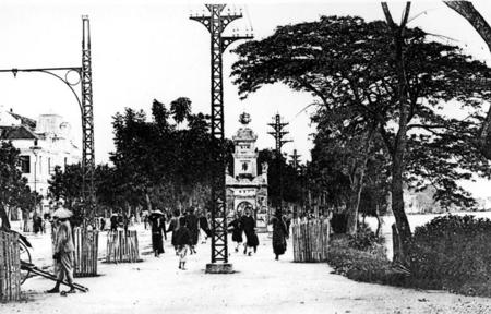 ha noi old quarter, ha noi in photos, hoa phong tower, hoan kiem lake