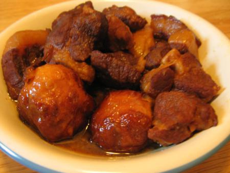 braised meat, braised pork, popular dishes, vietnam discovery, vietnamese cuisine, Vietnamese dishes, vietnamese food, vietnamese popular dishes, vietnamese recipes