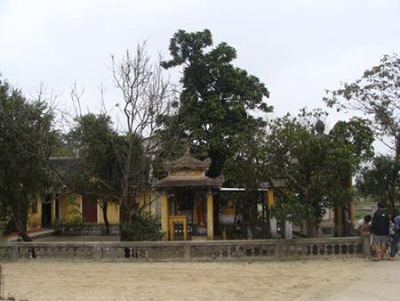 Ba Don pagoda in Hue