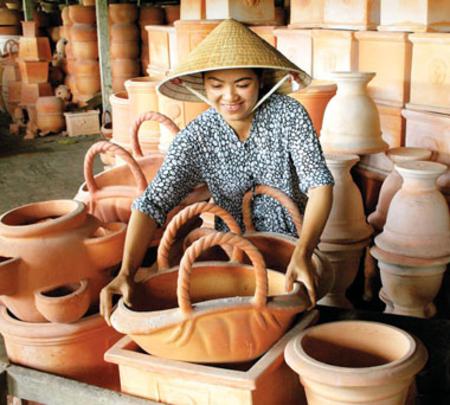 Long Ho red pottery