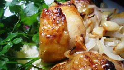 Roasted chicken with greased shallot - ga nuong mo hanh