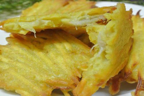 Potato Cake – the popular street food in Vietnam