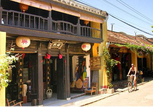 Discover Vietnamese Tet celebrations in Hoi An