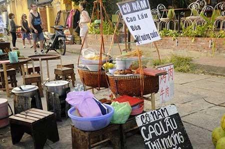 The street food experience in Hoi An